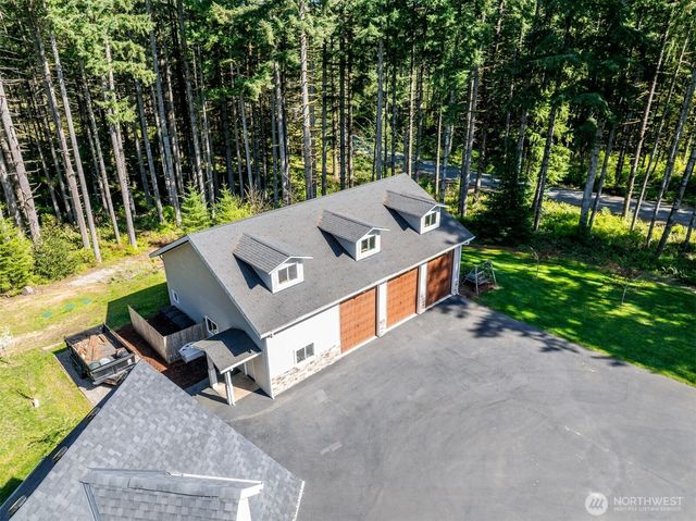 411 Five Peaks Drive, Kalama, WA 98625