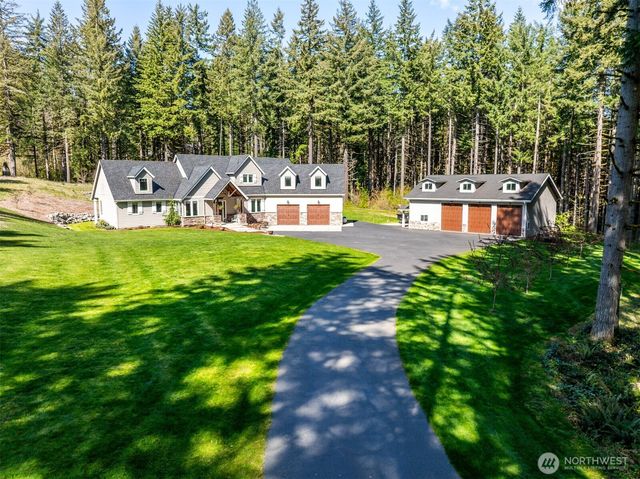 411 Five Peaks Drive, Kalama, WA 98625