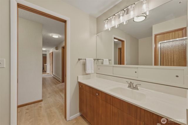 950 SE 12th Street, College Place, WA 99324