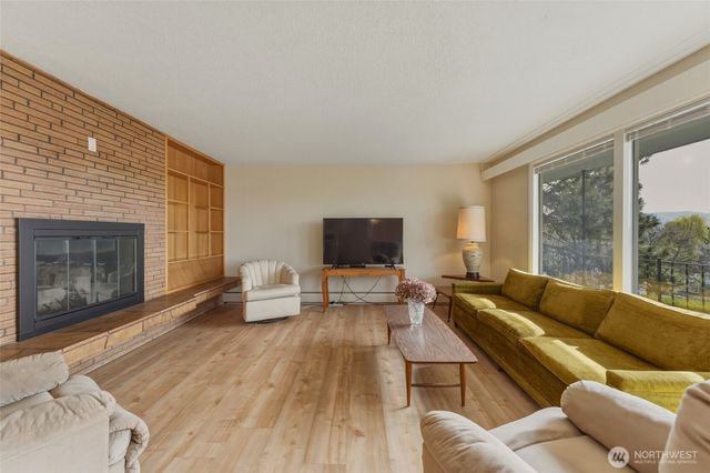 950 SE 12th Street, College Place, WA 99324