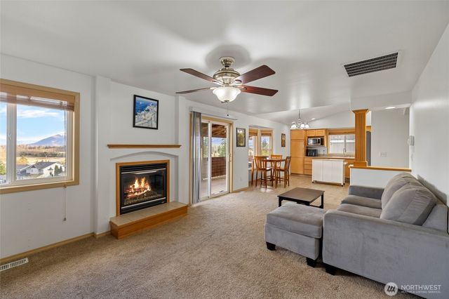 1240 Arrezo Drive, Sedro Woolley, WA 98284