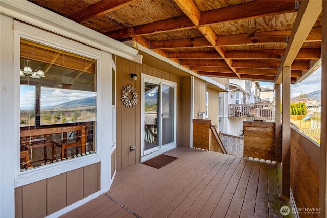 1240 Arrezo Drive, Sedro Woolley, WA 98284