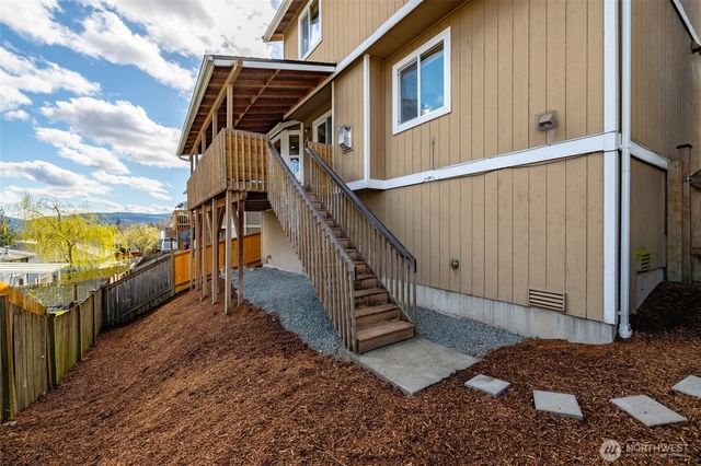 1240 Arrezo Drive, Sedro Woolley, WA 98284