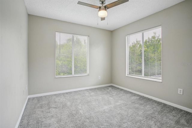 18181 PARADISE POINT DRIVE, Tampa, FL 33647