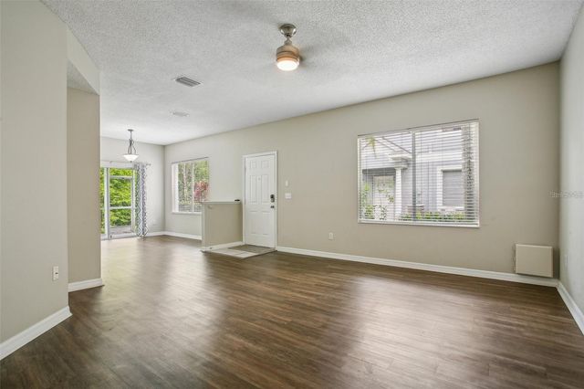 18181 PARADISE POINT DRIVE, Tampa, FL 33647