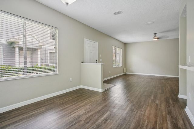 18181 PARADISE POINT DRIVE, Tampa, FL 33647