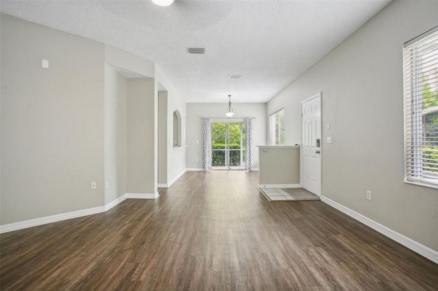 18181 PARADISE POINT DRIVE, Tampa, FL 33647