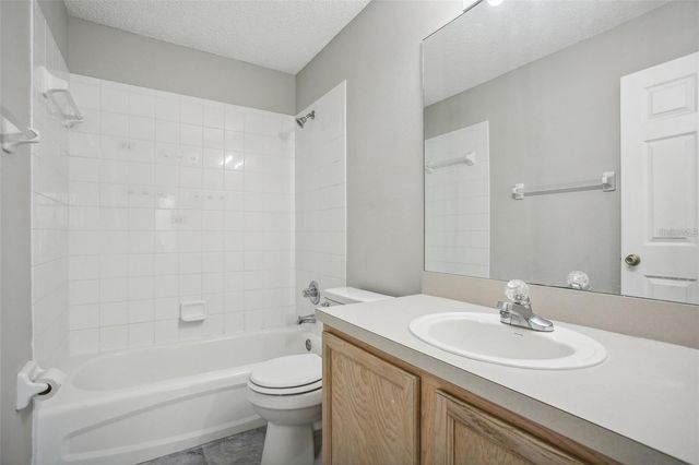 18181 PARADISE POINT DRIVE, Tampa, FL 33647