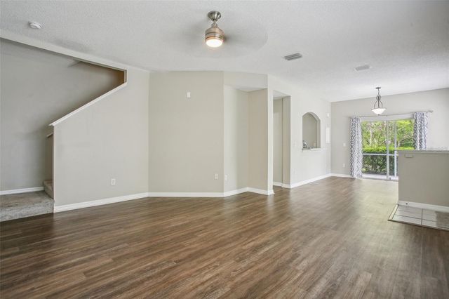 18181 PARADISE POINT DRIVE, Tampa, FL 33647