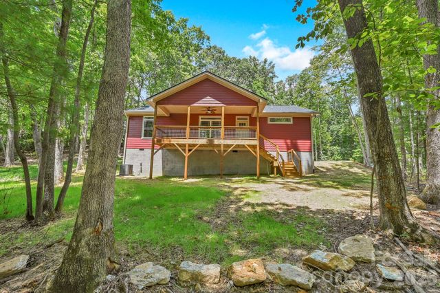 63 Abbey Lane, Hendersonville, NC 28739