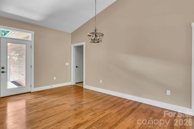 63 Abbey Lane, Hendersonville, NC 28739