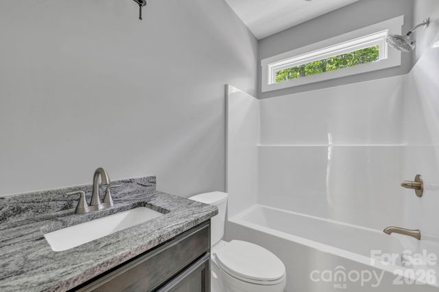 63 Abbey Lane, Hendersonville, NC 28739