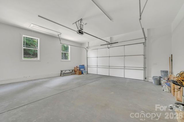 63 Abbey Lane, Hendersonville, NC 28739