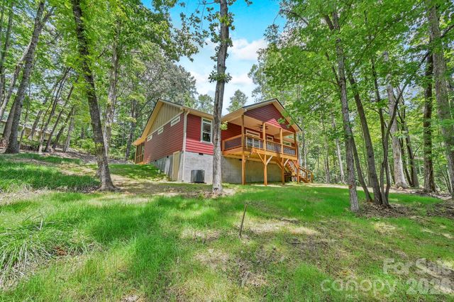 63 Abbey Lane, Hendersonville, NC 28739