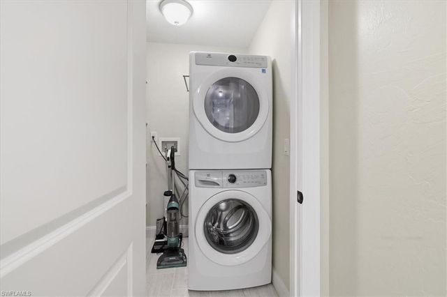 1201 SE 14th ST, Cape Coral, FL 33990