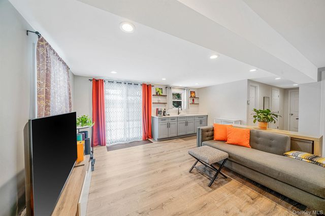 1663 Claas Avenue, Holbrook, NY 11741