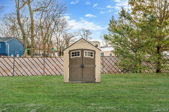 1663 Claas Avenue, Holbrook, NY 11741