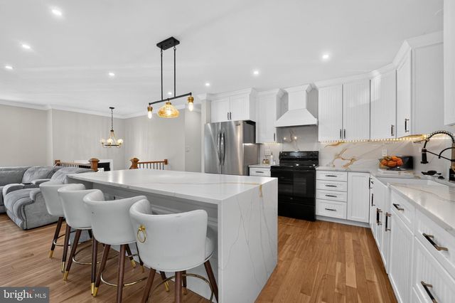 327 BEACH DR, Annapolis, MD 21403