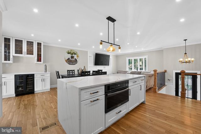 327 BEACH DR, Annapolis, MD 21403