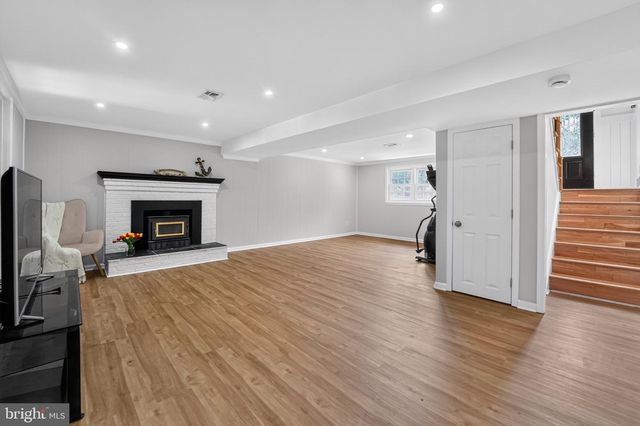 327 BEACH DR, Annapolis, MD 21403