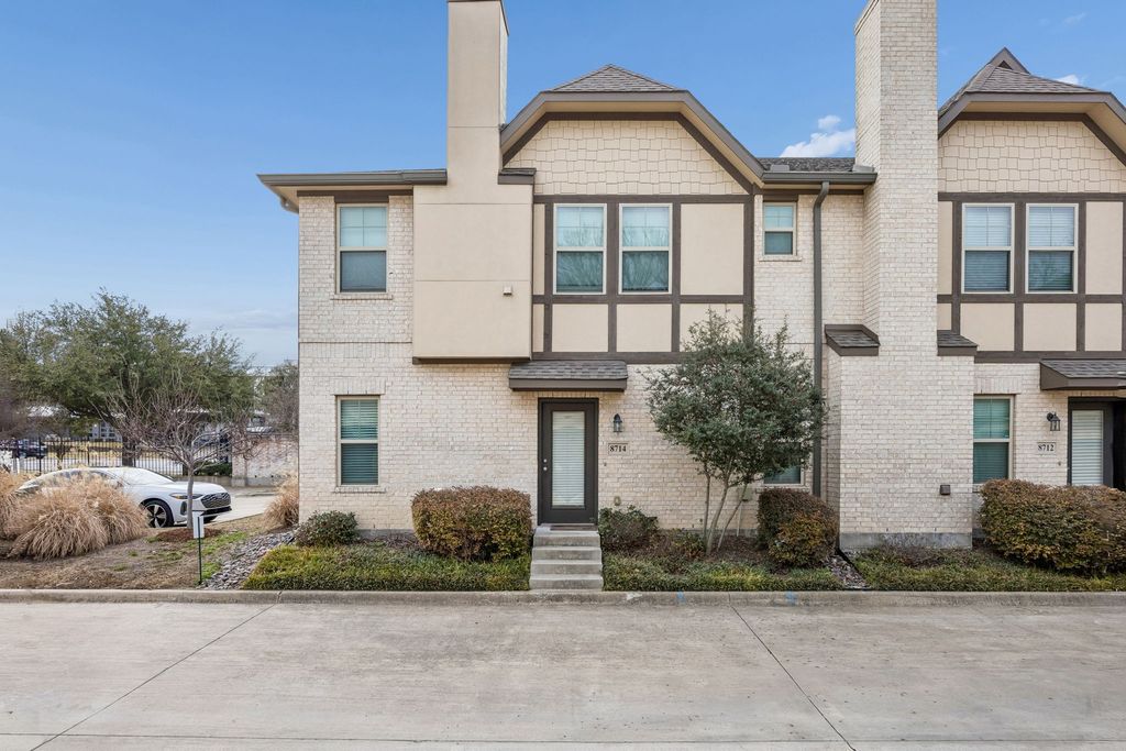 8714 Tudor Place, Dallas, TX 75228