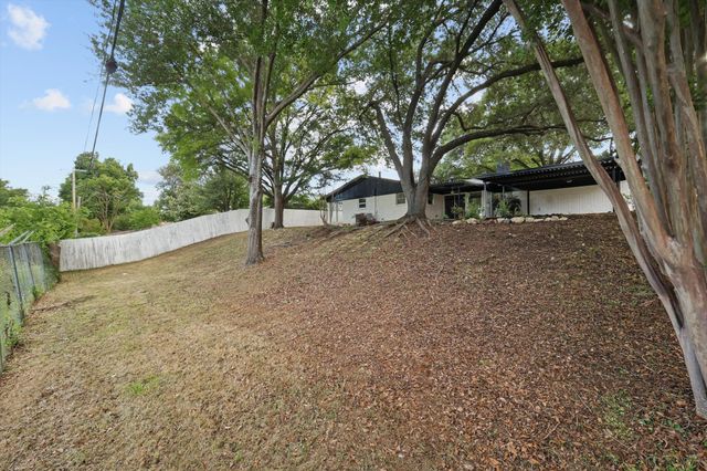 4512 Starlight Drive, Haltom City, TX 76117
