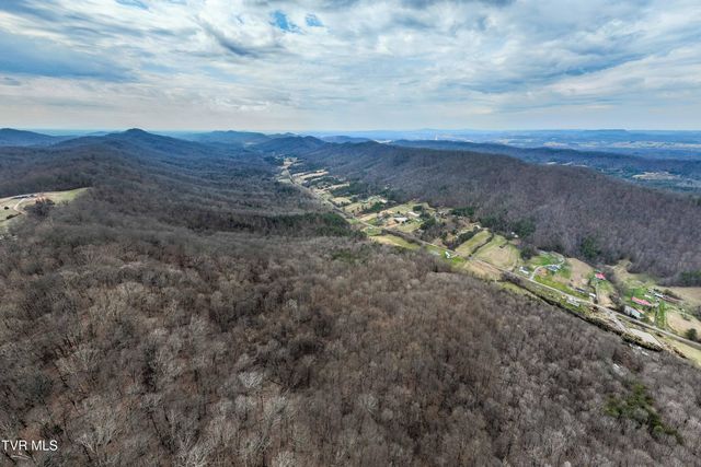 555 Butcher Valley Road, Rogersville, TN 37857