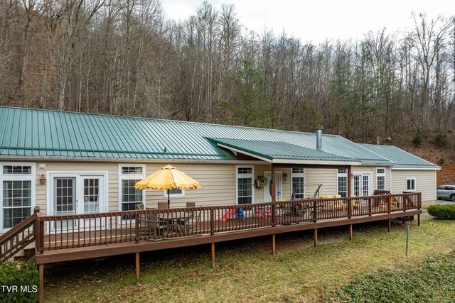 555 Butcher Valley Road, Rogersville, TN 37857
