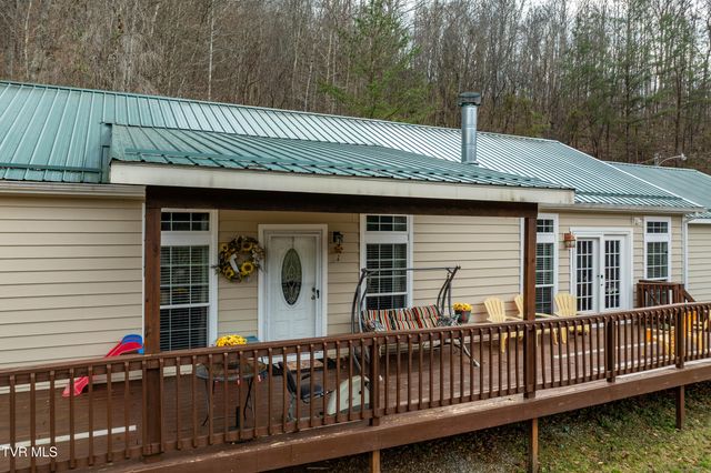 555 Butcher Valley Road, Rogersville, TN 37857