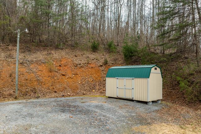 555 Butcher Valley Road, Rogersville, TN 37857