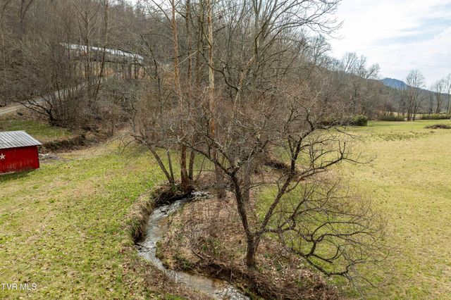 555 Butcher Valley Road, Rogersville, TN 37857