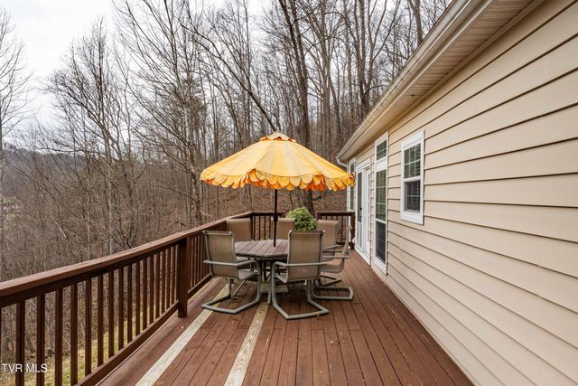 555 Butcher Valley Road, Rogersville, TN 37857