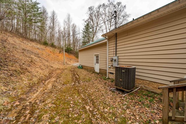 555 Butcher Valley Road, Rogersville, TN 37857