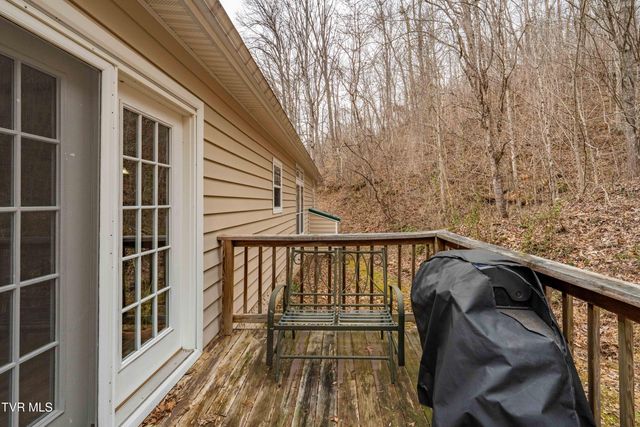 555 Butcher Valley Road, Rogersville, TN 37857