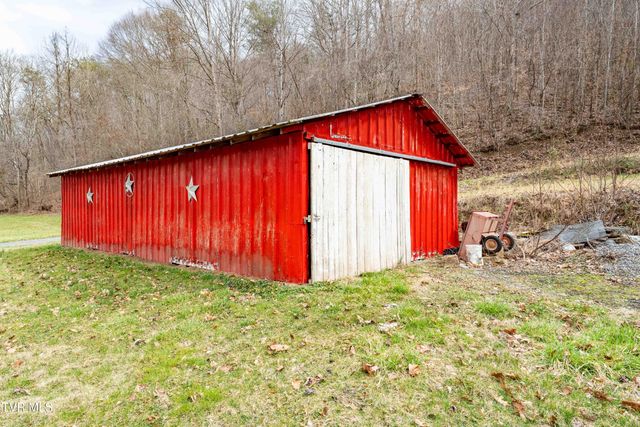555 Butcher Valley Road, Rogersville, TN 37857