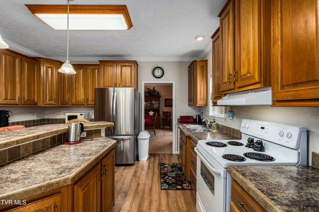 555 Butcher Valley Road, Rogersville, TN 37857