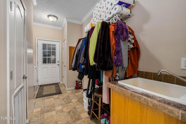 555 Butcher Valley Road, Rogersville, TN 37857