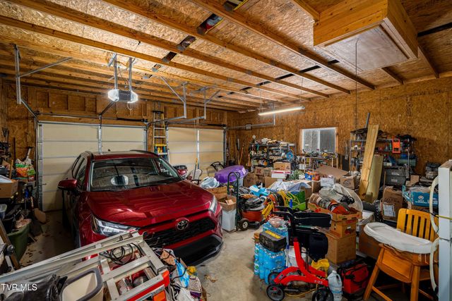 555 Butcher Valley Road, Rogersville, TN 37857