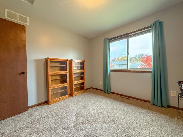 314 Keystone Drive NE, Pine Island, MN 55963