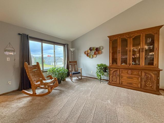 314 Keystone Drive NE, Pine Island, MN 55963