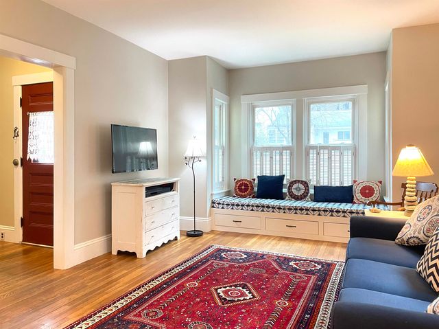 27 Pine Street, Peterborough, NH 03458