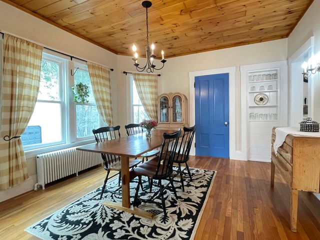 27 Pine Street, Peterborough, NH 03458