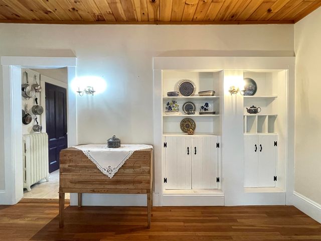 27 Pine Street, Peterborough, NH 03458