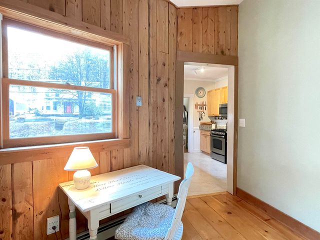 27 Pine Street, Peterborough, NH 03458