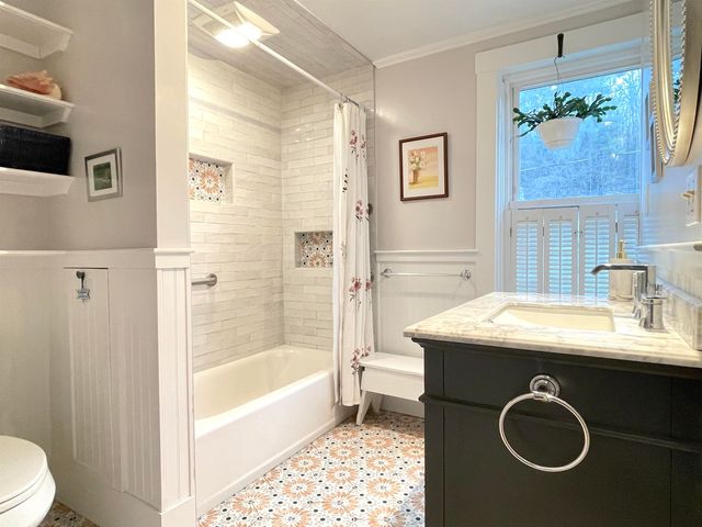 27 Pine Street, Peterborough, NH 03458