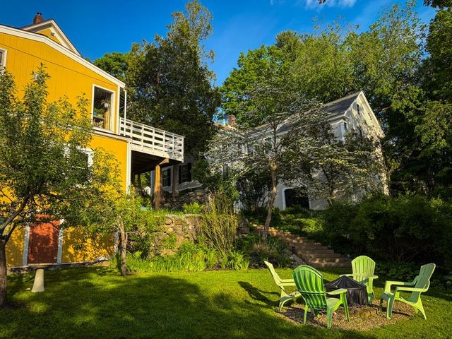 27 Pine Street, Peterborough, NH 03458