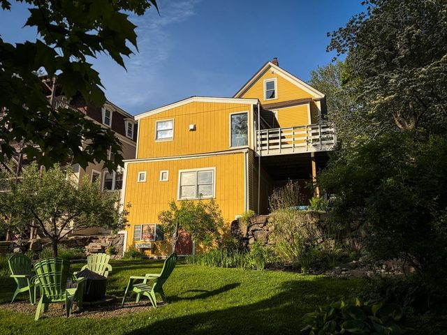 27 Pine Street, Peterborough, NH 03458