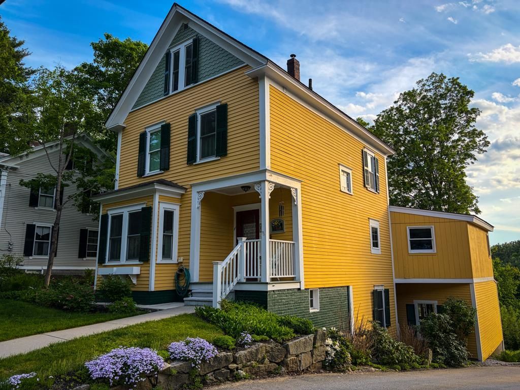 27 Pine Street, Peterborough, NH 03458