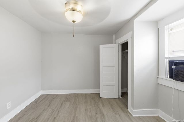 214 E Huff Ave, San Antonio, TX 78214