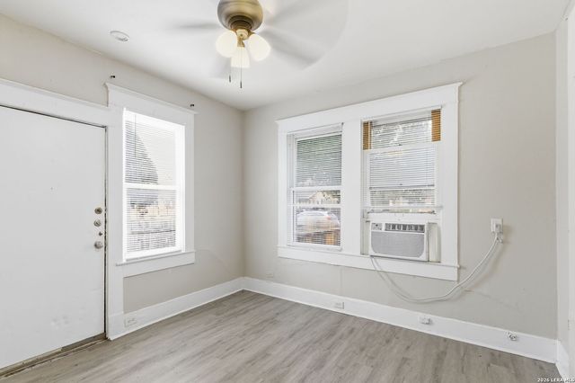 214 E Huff Ave, San Antonio, TX 78214